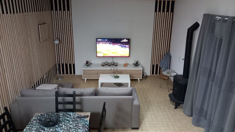 Quartos muito acolhedor situado numa zona tranquila com parque infanti