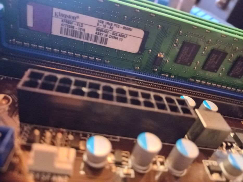 Материнська плата MSI B75A-G43 (комплект)