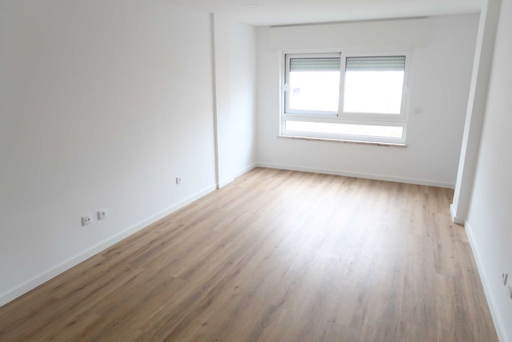 Apartamento T3 - renovação total - Quinta da Piedade