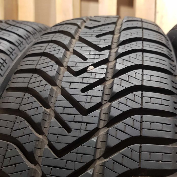 Pirelli  195/55/17 Шини Зимові (4шт) з Європи б/в Р17