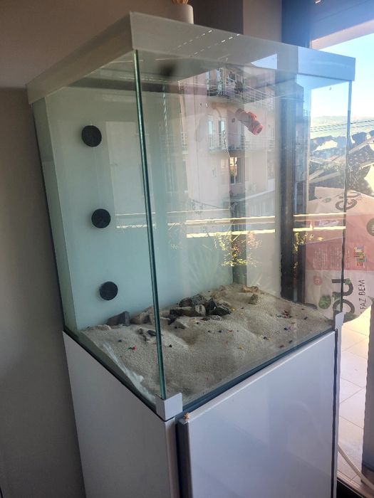 Aquário vertical 200L