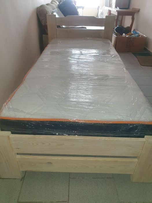 Продам кровать детскую. Деревянная кровать.