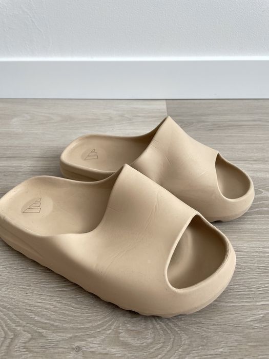 Тапочки Adidas Yeezy Slide Bone