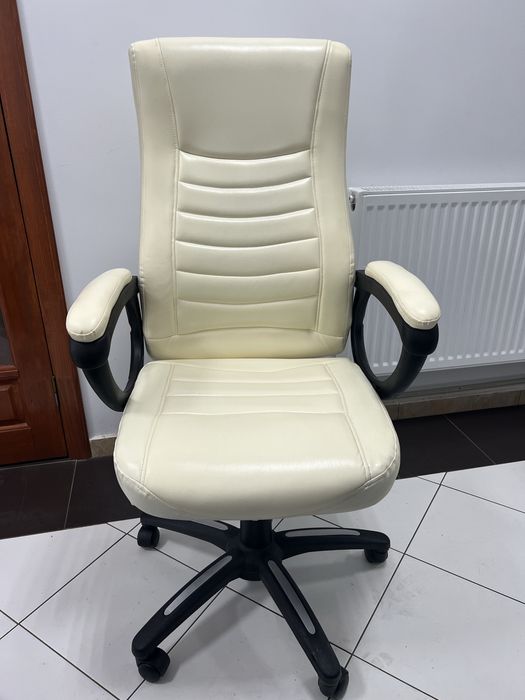 Крісло офісне Just Sit ZEUS – Бежевий