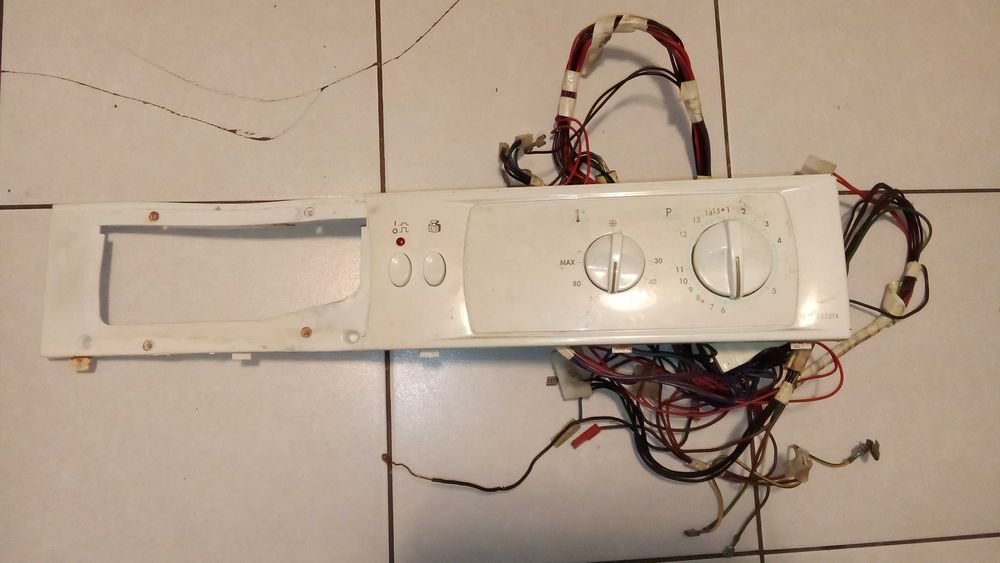 Programator i okablowanie pralki Indesit WG522TX