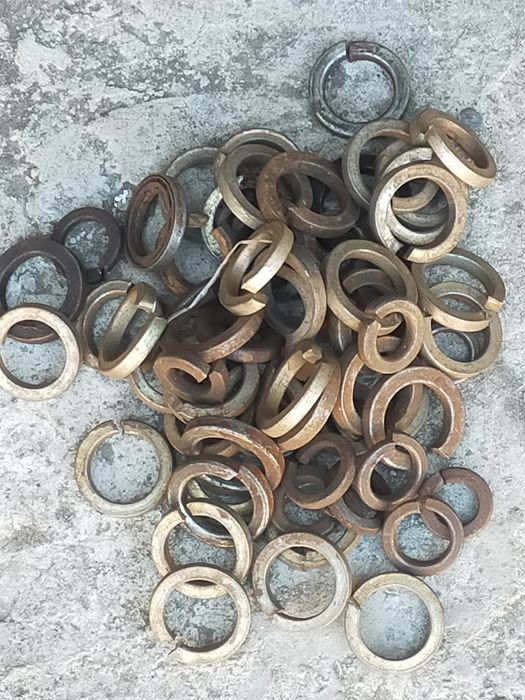 Метизы (гайки , болты, шайбы, саморезы, гроверы, шплинты, гвозди