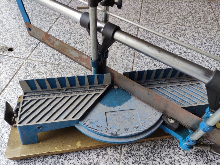 Serra de esquadria dupla