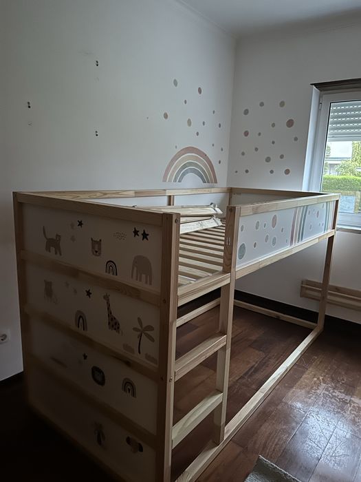 Quarto crianca moveis tapetes