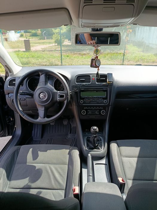 Продам авто Volkswagen Golf 6 (2011) — 1.6 TDI, механіка