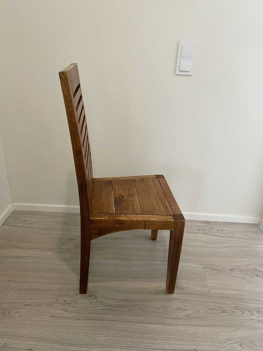 Mesa de jantar com 8 cadeiras (madeira maciça Sucupira)