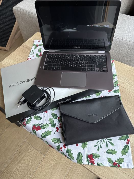 Laptop Asus z dotykowym ekranem