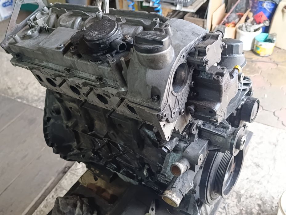 Продам мотор на Спринтер 2.2cdi 611