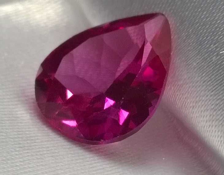 Rubin  8.5 CT ,   14.4 x 11.4 mm