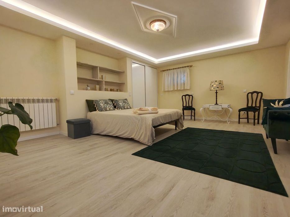 Moradia T1 com 180m² em propriedade privada