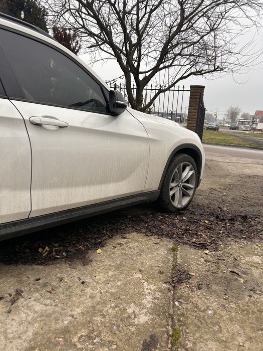 BMW x1 Xdrive28I 2013 року