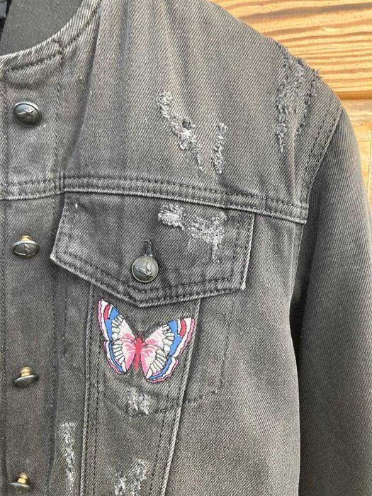 Жіноча джинсова куртка з вишивкою 42 розмір  на штучному хутрі Турція