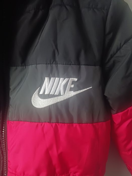 Kurtka jesienna przejściówka Nike rozm. 110/116