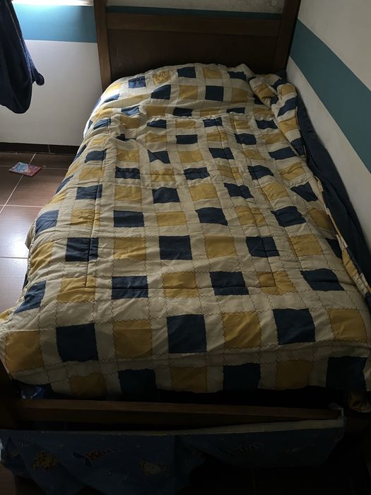 Cama de solteiro ( crianca )