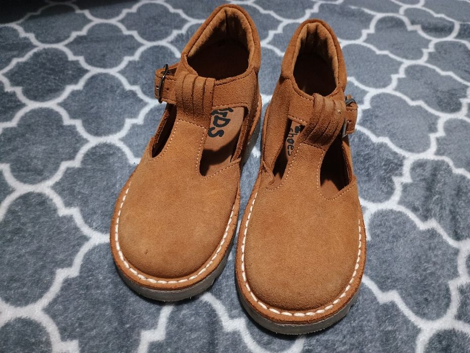 Beżowe brązowe buty półbuty kamasze eleganckie adidasy r. 30