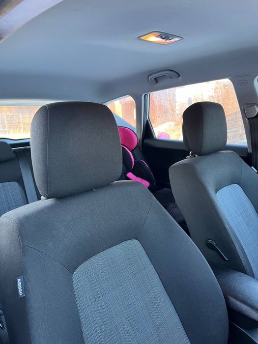 Легковий автомобіль Кіа Сід в кузові універсал