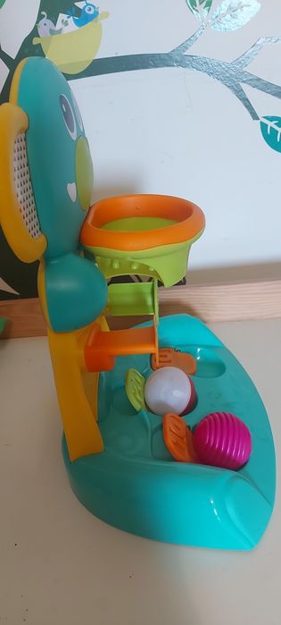Brinquedo basquete para bebé