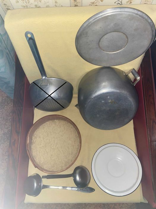 Кастрюля алюминиевая, черпак нержавейка, сито для муки, крышка  | СССР