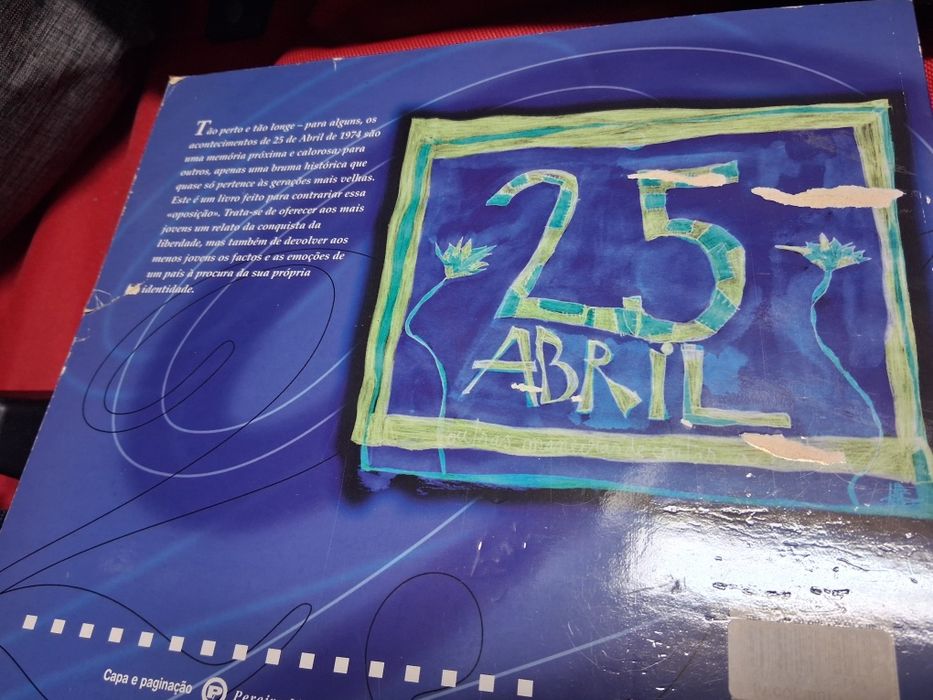 25 de Abril Outras maneiras de contar a mesma história