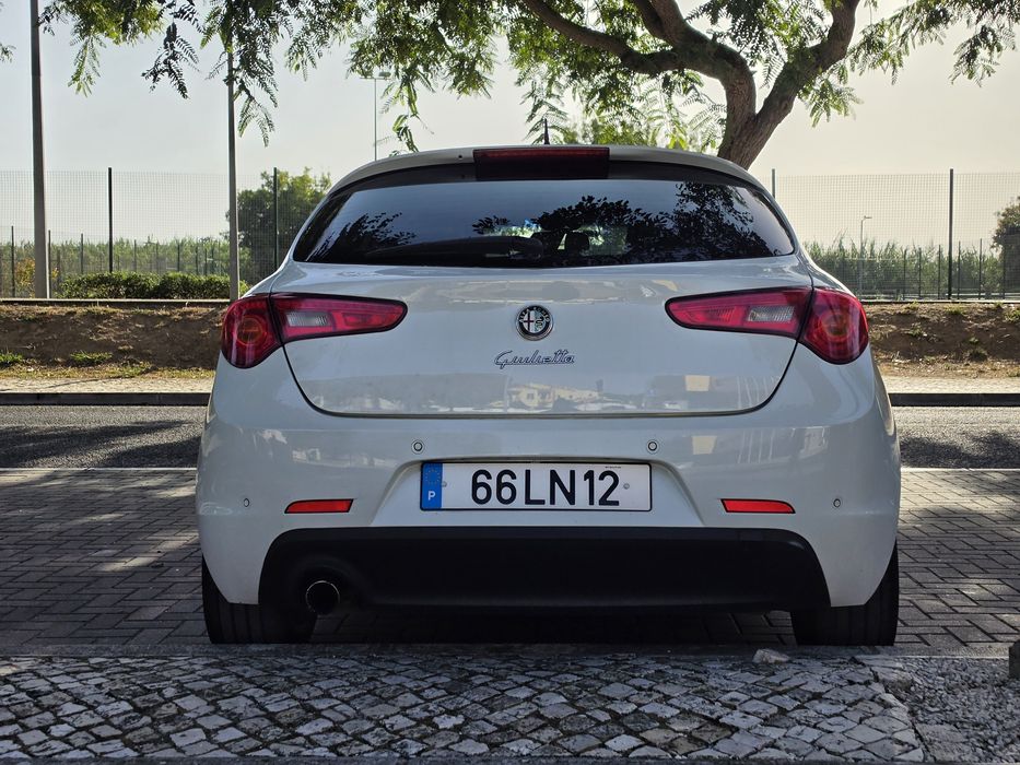 Alfa Romeo Giulietta 1.6 Diesel — photo 2