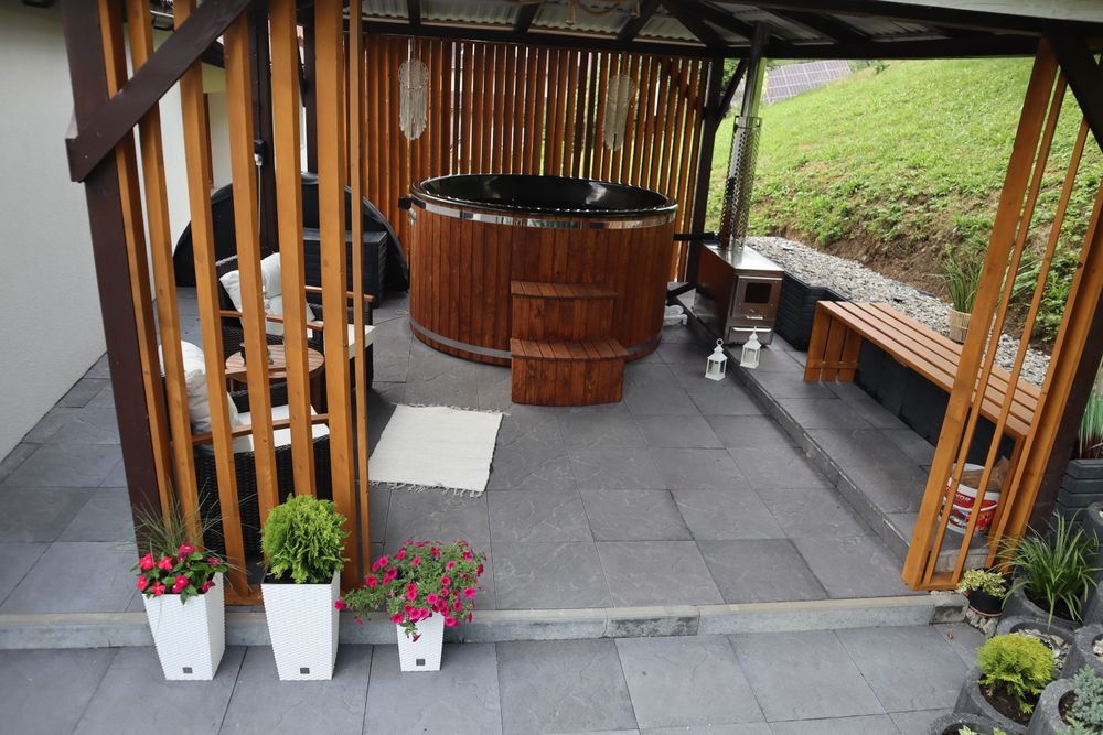 Domek nad Wodospadem,  dwa domki całoroczne, balia z jacuzzi FERIE