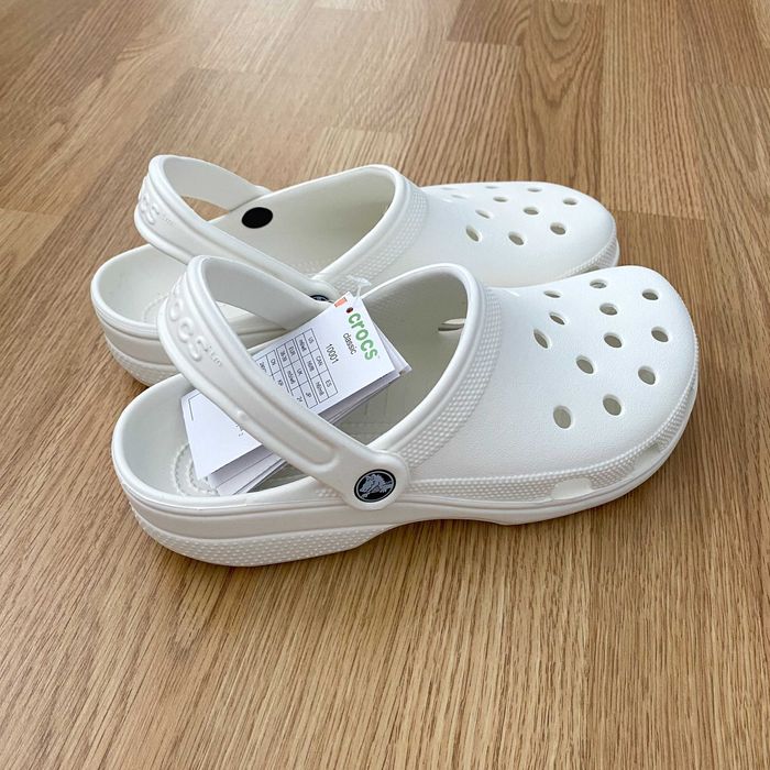 Шльопанці білі крокси Crocs Classic