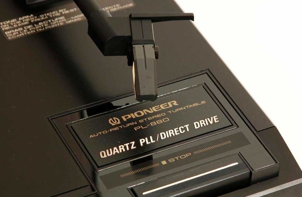 Gira Disco Pioneer PL-880
