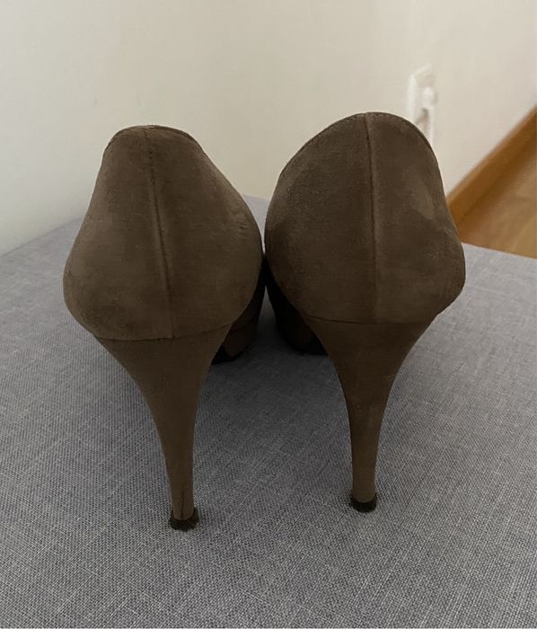 Sapatos de camurça toupeira