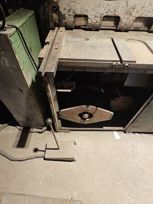 Nożyce  gilotynowe gilotyna do blachy Strojarne  Piesok