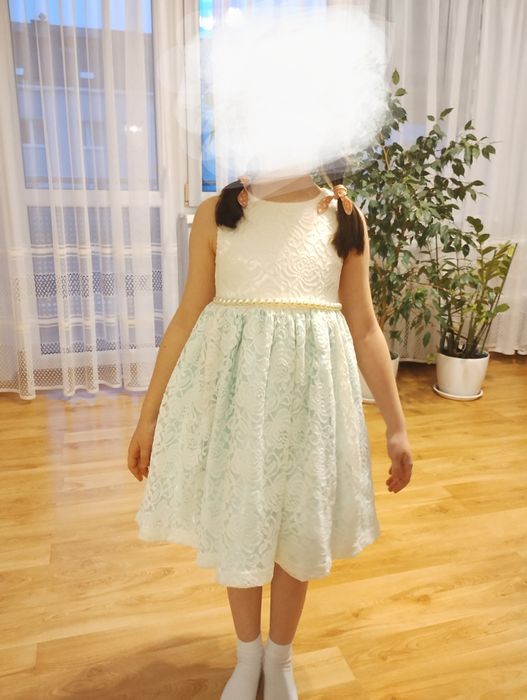 Elegancka koronkowa sukienka balowa rozm.116/122 wesele, święta, sesja