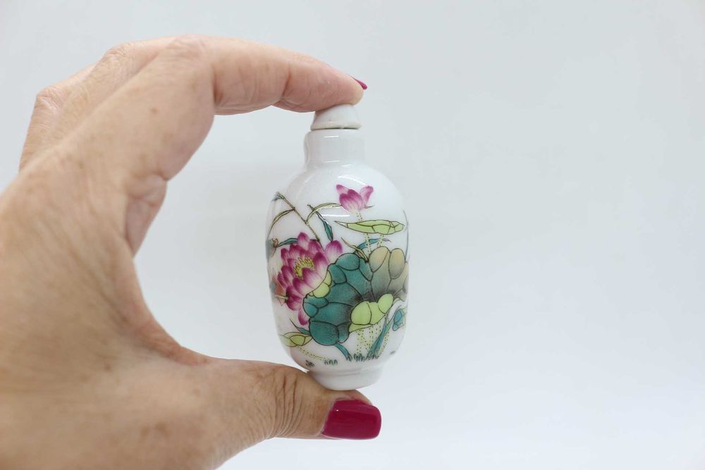 Snuff Bottle Porcelana Chinesa Família Rosa Kangxi Lotus marcada