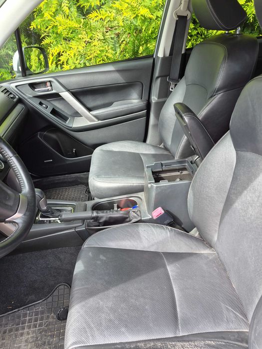 SUBARU Forester XT
