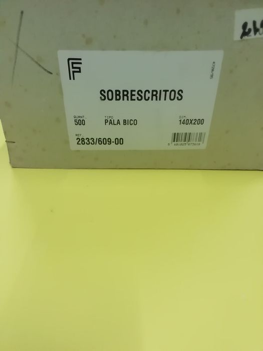 Caixa com 500 envelopes novos