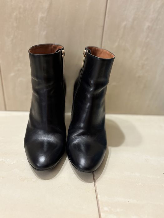 Жіночі шкіряні ботильйони