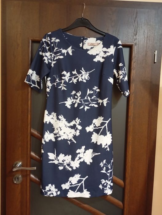 Sukienka do kolan midi 38 M elastyczna letnia wiosenna w kwiaty