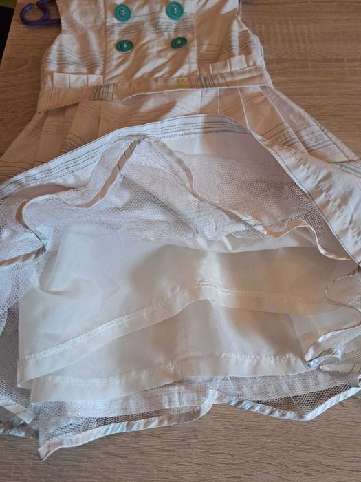 Sukienka dla dziewczynki biała w kolorowe paski