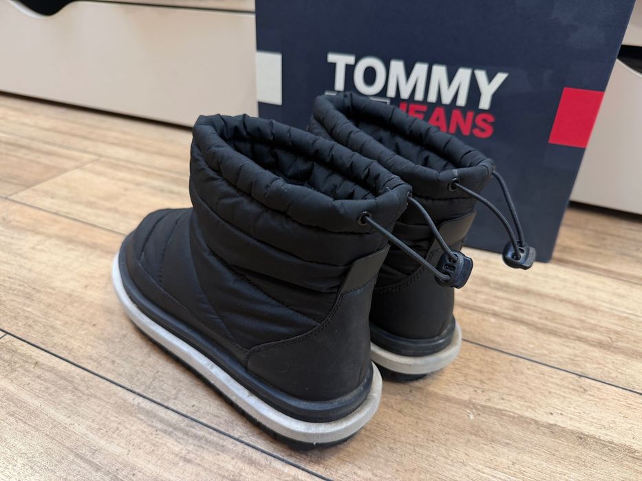 Зимові чоботи дутики Tommy Jeans TJW PADDED FLAT BOOT