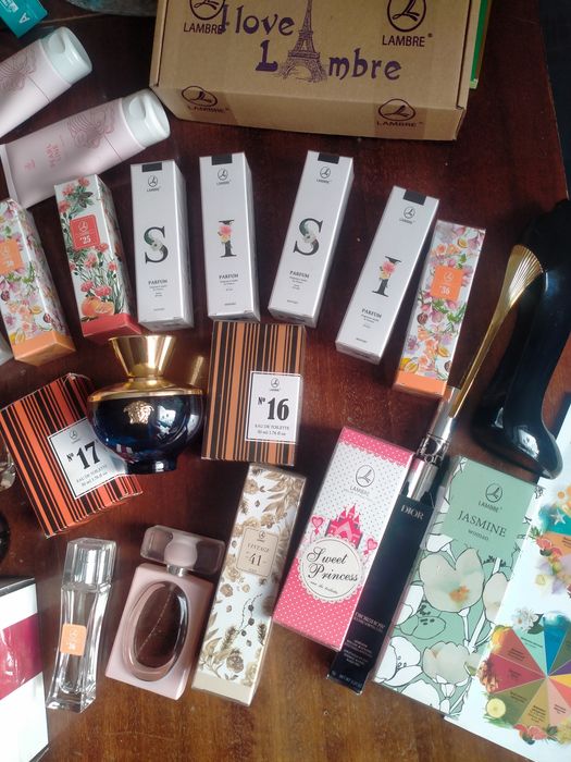 ПАРФУМИ та косметика з власної колекції