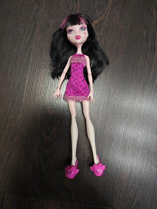 Монстр хай Дракулаура