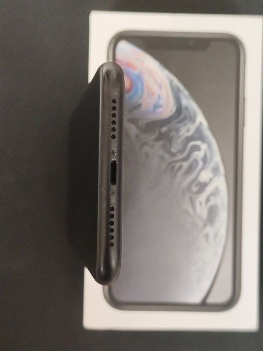 Продам iPhone XR 64GB Space Grey