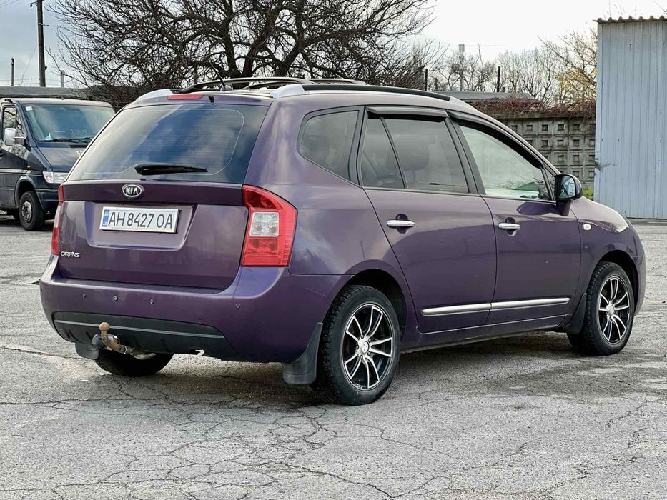 Продам KIA Carens