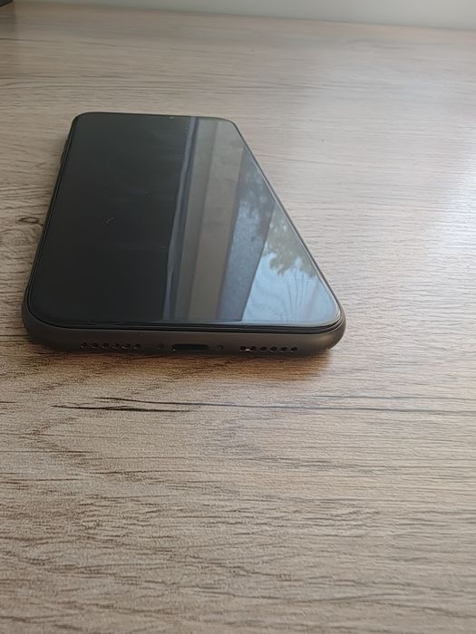 Telefon iPhone 11