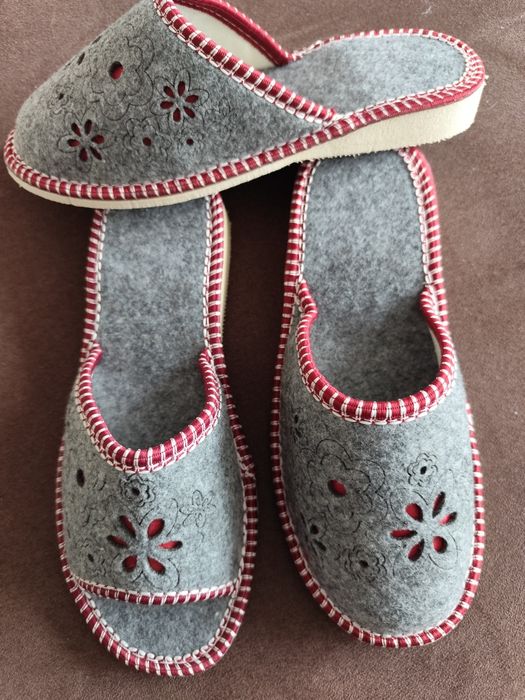 Nowe damskie pantofle 40 filcowe kapcie góralskie szare filc 41