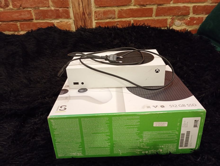 Xbox series s mało używany