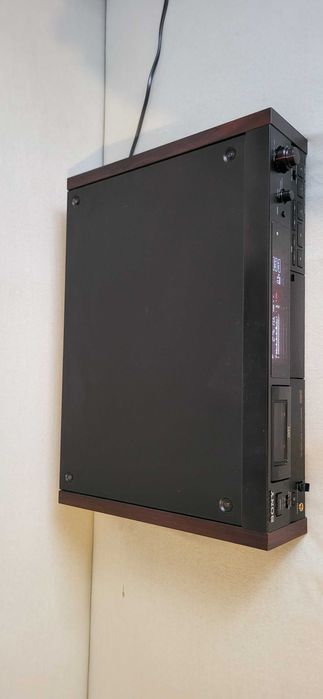 Magnetofon cyfrowy Sony DTC-59ES DAT (drewniane boczki) +pilot zamiennik