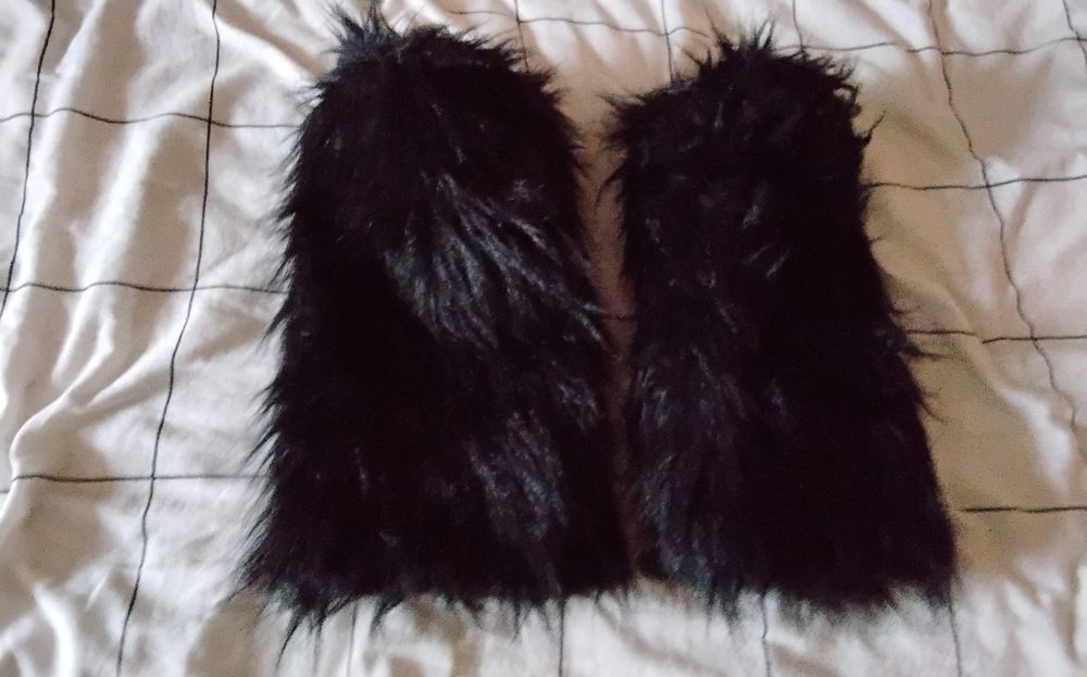 Юбка и меховые гетры